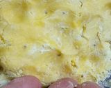 Foto del paso 2 de la receta: Alfajores anisados de pura yema y glaseados 💛⚪