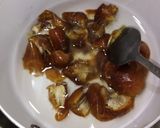 A picture of step 1 of Dates and tamarind chutney.