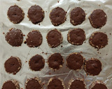 Foto del paso 6 de la receta: Galletas de chocolate y nuez