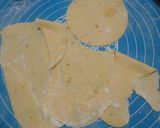 Foto langkah ke 5 dari resep Kulit pangsit ubi kuning.