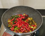 Foto langkah ke 5 dari resep Cumi Oseng Cabe.