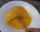 Foto del paso 3 de la receta: Filetes de merluza empanados con patatas en 25 minutos
