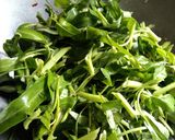 Foto langkah ke 3 dari resep Cah Kangkung Udang 🍤.