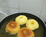 Foto langkah ke 6 dari resep Donat Ubi.