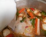 Foto langkah ke 5 dari resep Tom yum goong.
