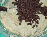 Foto langkah ke 4 dari resep Resep goodtime kw / choco chips cookies.