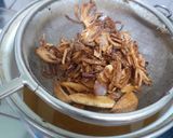 Foto langkah ke 4 dari resep Minyak Ayam (untuk Mie Ayam).