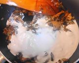 Gombás cukkinis ragu recept fázis 4 fotója