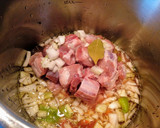 Foto del paso 2 de la receta: Estofado de costillas con patatas