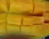 A picture of step 1 of Mango shake.