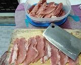 รูปขั้นตอนการทำที่ 1 ของ หมูกระเทียม