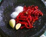 Foto langkah ke 1 dari resep Sambal bawang cabe merah.