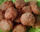 Foto langkah ke 2 dari resep Telur kelapa parut goreng.