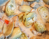 Foto del paso 2 de la receta: Pollo a la crema con alcachofas