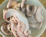 Hình bước làm 1 của món Bún đậu mắm tôm Halloween với chả đậu hũ, lưỡi heo, và lòng non