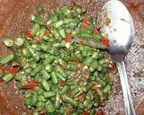 Foto langkah ke 3 dari resep Pencok kacang panjang.