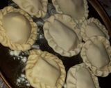 Foto del paso 2 de la receta: Sorrentinos Súper Económicos con Tapa de Empanadas