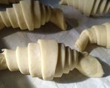 Foto langkah ke 9 dari resep Croissant.
