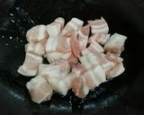 รูปขั้นตอนการทำที่ 2 ของ หมูสามชั้นทอดน้ำปลา