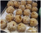 A picture of step 6 of Desiccated Coconut Laddoo.