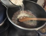 Foto del paso 1 de la receta: Risotto al champagne con flores de zapallo