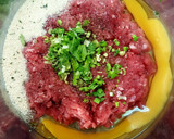Foto del paso 1 de la receta: Hamburguesa de ternera rellena de queso azul