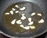 Foto del paso 4 de la receta: Lombarda rehogada con contramuslo de pollo espaciado, en airfryer