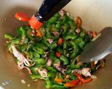 Foto langkah ke 7 dari resep Tumis Pare Cumi Asin.
