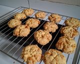 Foto langkah ke 9 dari resep Cornflakes Cookies Tanpa Mixer.