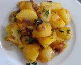 Foto del paso 1 de la receta Papas guisadas con cebolla acaramelada