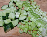 Foto del paso 1 de la receta: Licuado detox de pepino, apio y jengibre