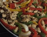 Foto del paso 4 de la receta: Fajitas de pollo🐔