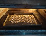 Foto langkah ke 5 dari resep Flower Cup Cookies (Eggless).
