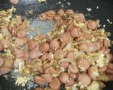 Foto langkah ke 8 dari resep Nasi goreng sosis.