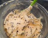 Foto langkah ke 4 dari resep Vanila Chocochip Cookies.