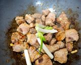 A picture of step 3 of Braised Pork Ribs with Pumpkin.