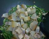Foto langkah ke 4 dari resep Kikil tumis cabe ijo.