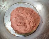 A picture of step 3 of Beetroot lachcha paratha.