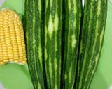 Foto langkah ke 1 dari resep Sayur Bening Oyong Jagung.