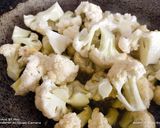 A picture of step 2 of Gobhi gazar mix veg.