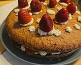 Une image de l'étape 10 de Gâteau aux amandes, ganache montée vanille et fraises.