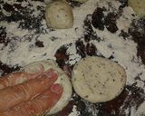 Foto del paso 8 de la receta: Pan saborizado con ajo en molde de cupcake
