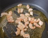 Foto del paso 1 de la receta: Fideuá con sepia y gambones