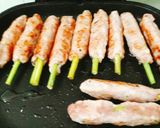 Hình bước làm 2 của món Chả thịt cuộn sả