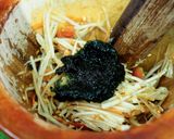 รูปขั้นตอนการทำที่ 3 ของ ส้มตำสาหร่ายอาโอโนริ