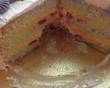 Foto del paso 20 de la receta: Bizcocho de vainilla relleno de crema de maracuyá y fresas 🍓