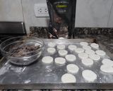 Foto del paso 3 de la receta: Mentitas cubiertas con chocolate semiamargo