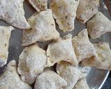 A picture of step 5 of Mini samosa.
