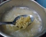 Foto langkah ke 1 dari resep Sup ayam makaroni spiral (fusilli).