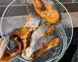 Foto langkah ke 1 dari resep Patin Bumbu Kuning.